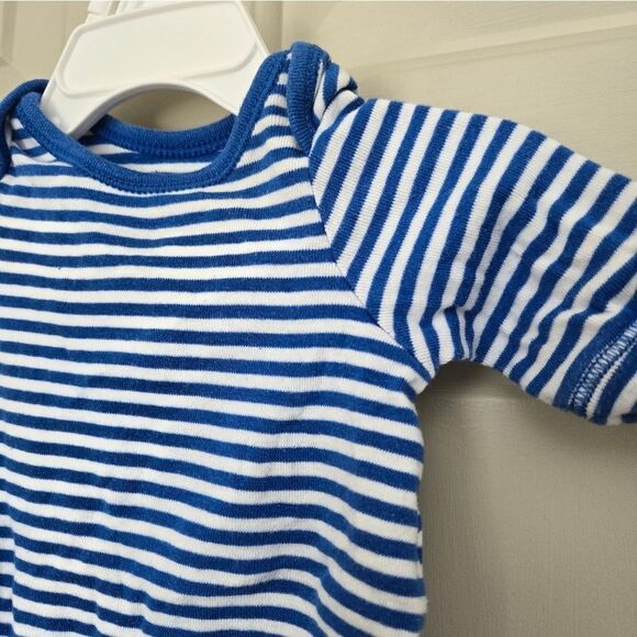 2/$15 Baby GAP Newborn striped Sleeper / One Piece / Romper - Picture 4 of 4